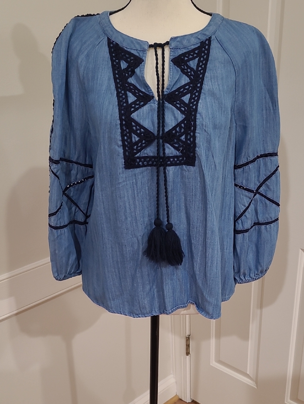 Crown & Ivy Blue Embroidered Bohemian Peasant Style Blouse with Tassel Tie